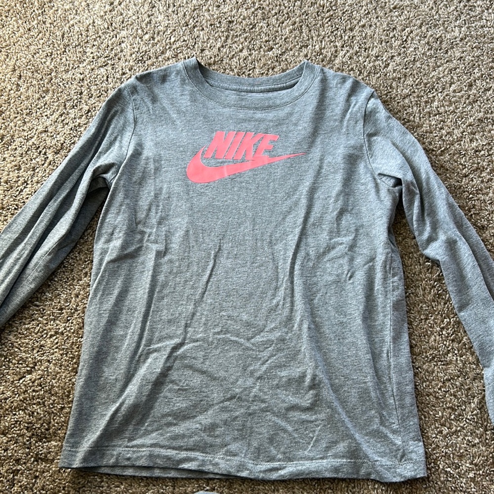 Girls L/S Nike tshirt